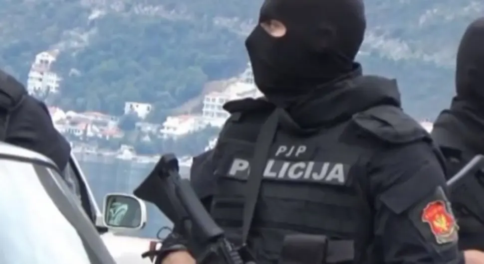 policija crna gora .webp
